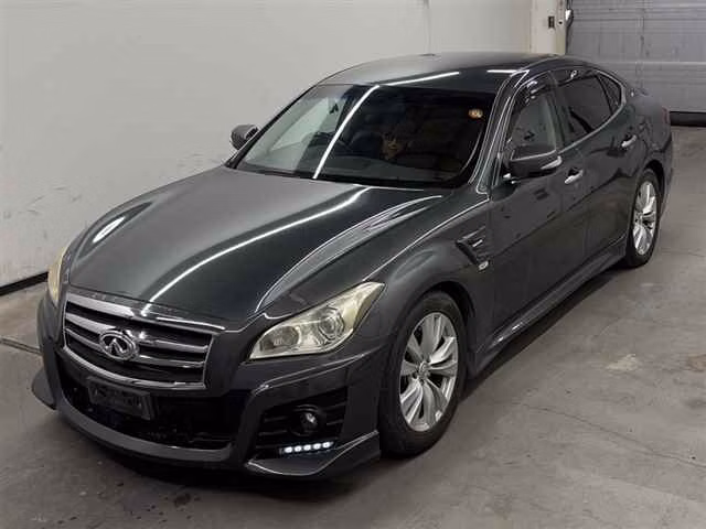 NISSAN FUGA