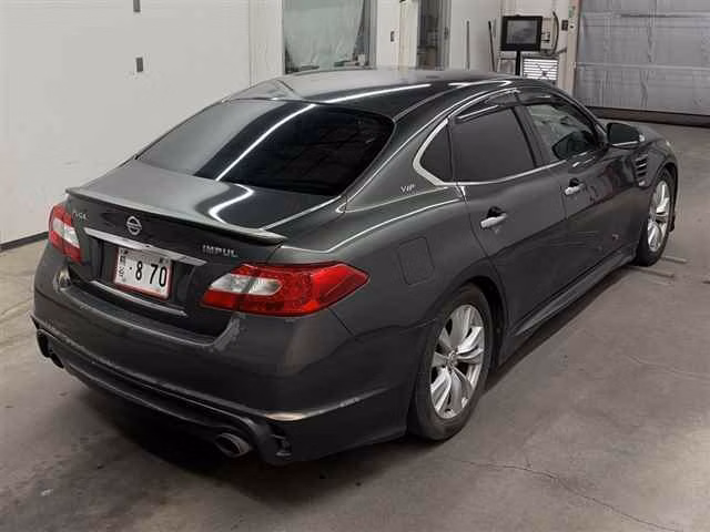 NISSAN FUGA