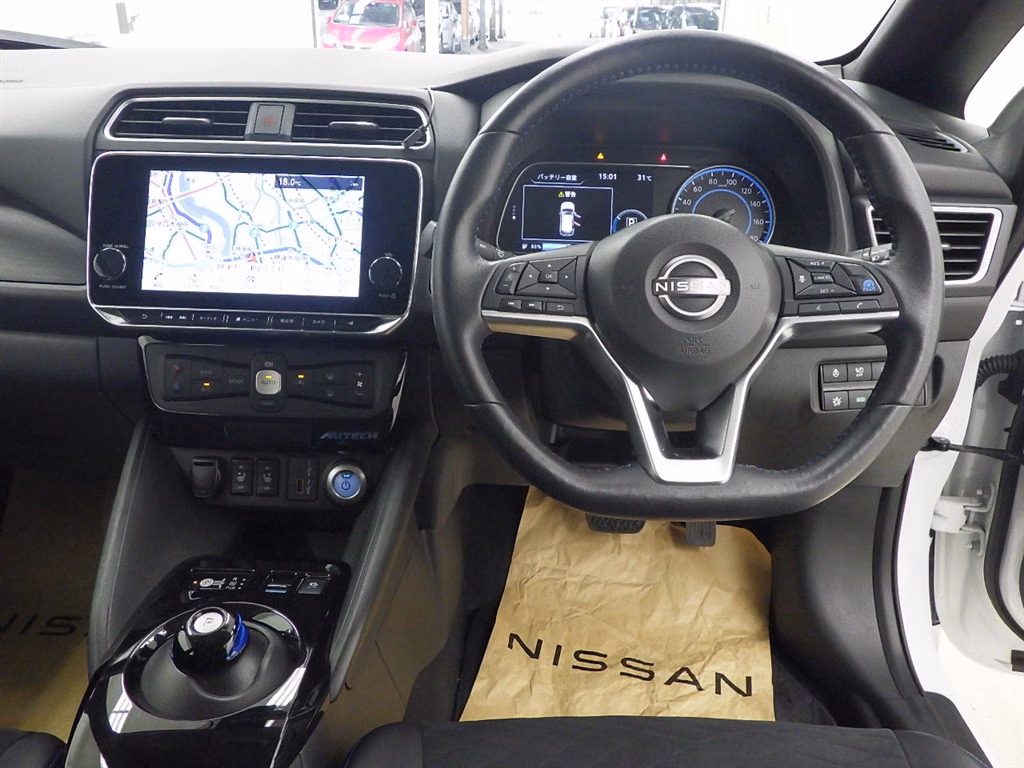 NISSAN LEAF