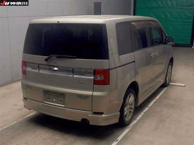 MITSUBISHI DELICA D:5