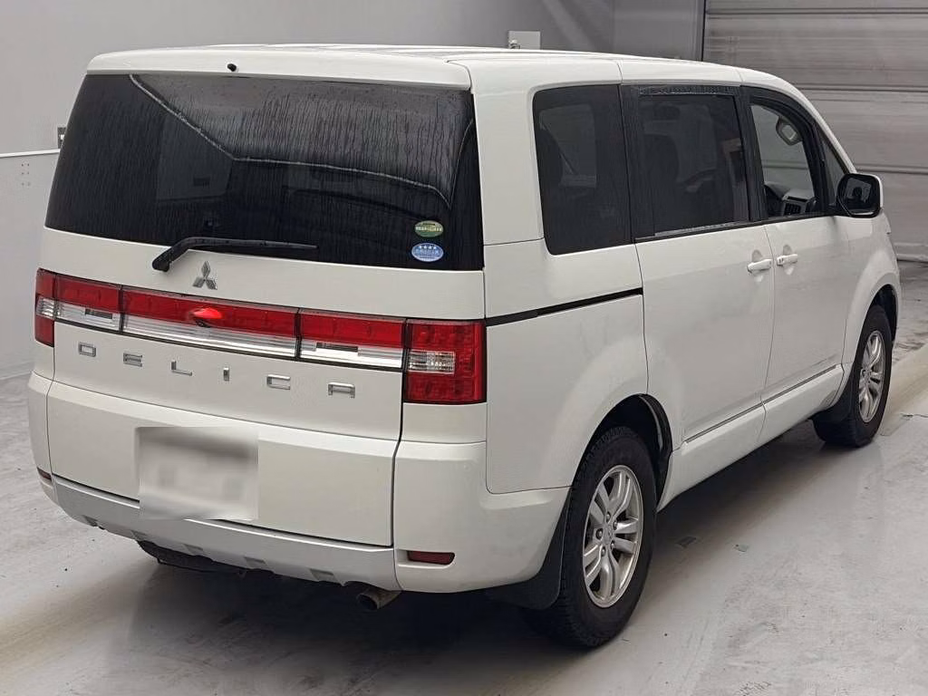 MITSUBISHI DELICA D:5