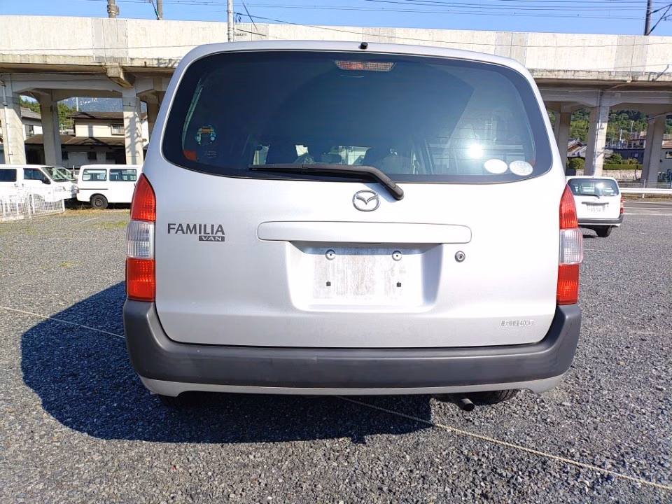 MAZDA FAMILIA