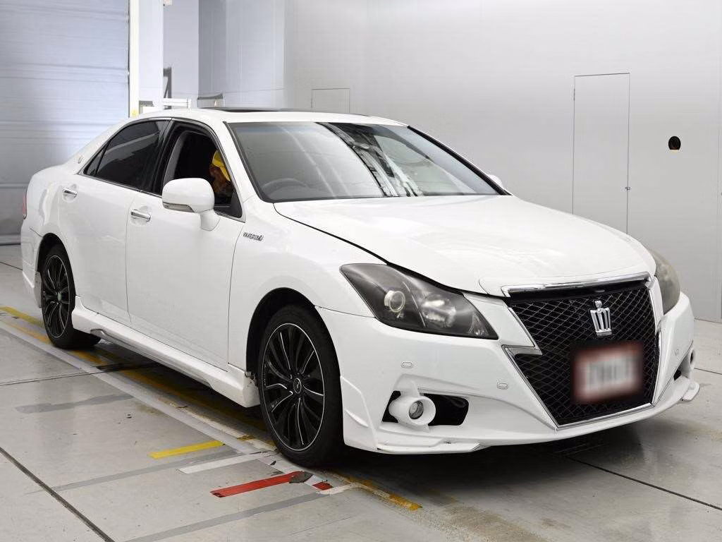 TOYOTA CROWN