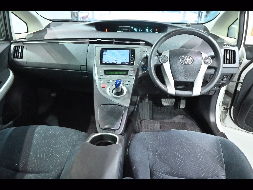 TOYOTA PRIUS