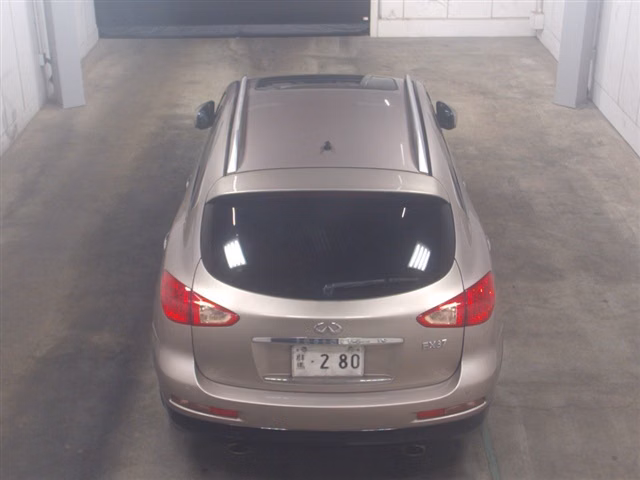 NISSAN SKYLINE CROSSOVER