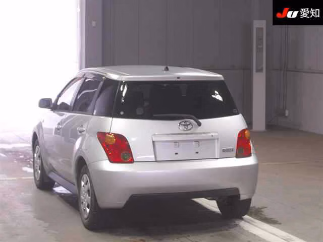 TOYOTA IST