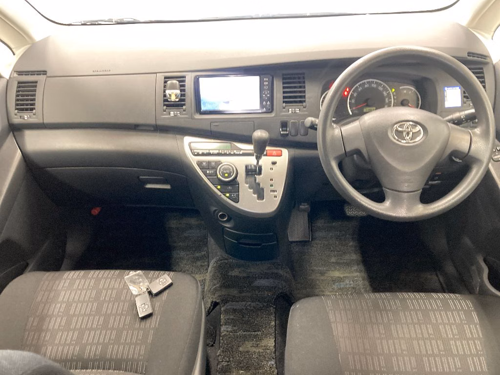TOYOTA ISIS