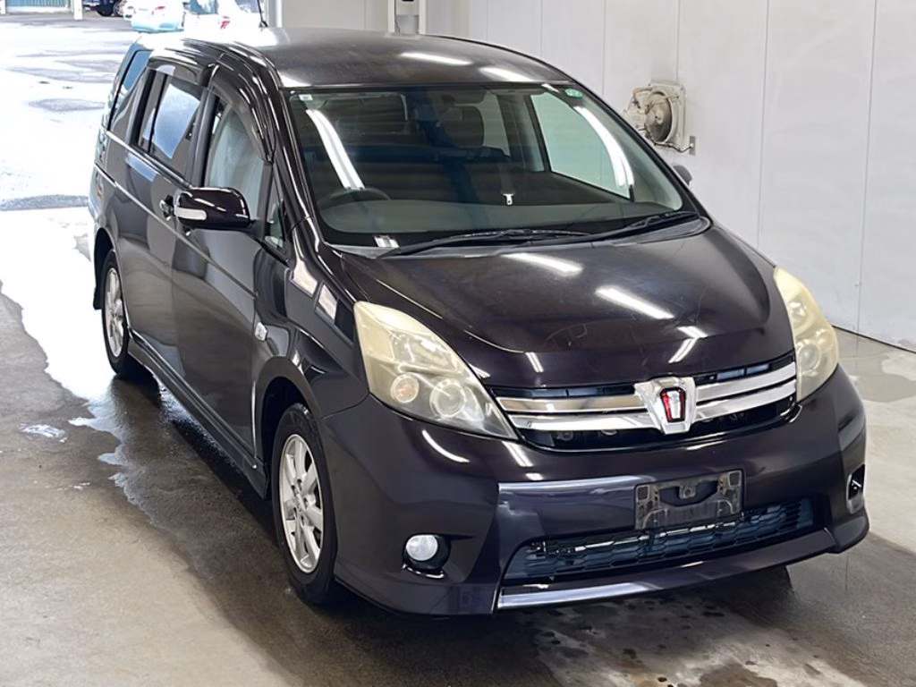 TOYOTA ISIS