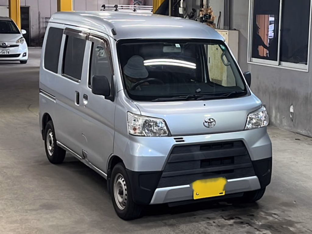 TOYOTA PIXIS VAN