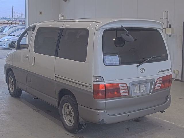 TOYOTA GRAND HIACE