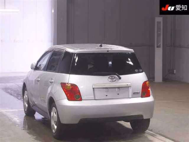 TOYOTA IST