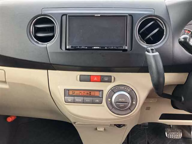 SUBARU LUCRA