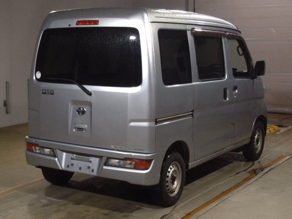 TOYOTA PIXIS VAN