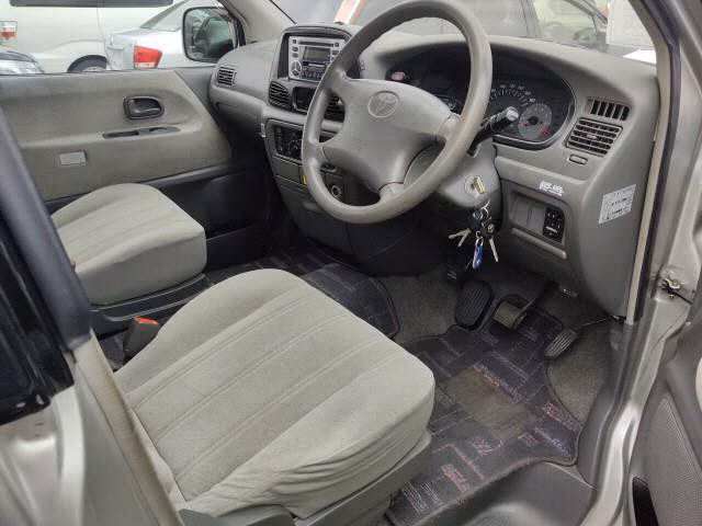TOYOTA TOWN ACE NOAH