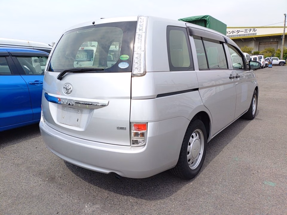 TOYOTA ISIS