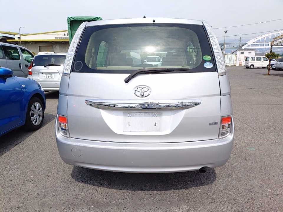 TOYOTA ISIS