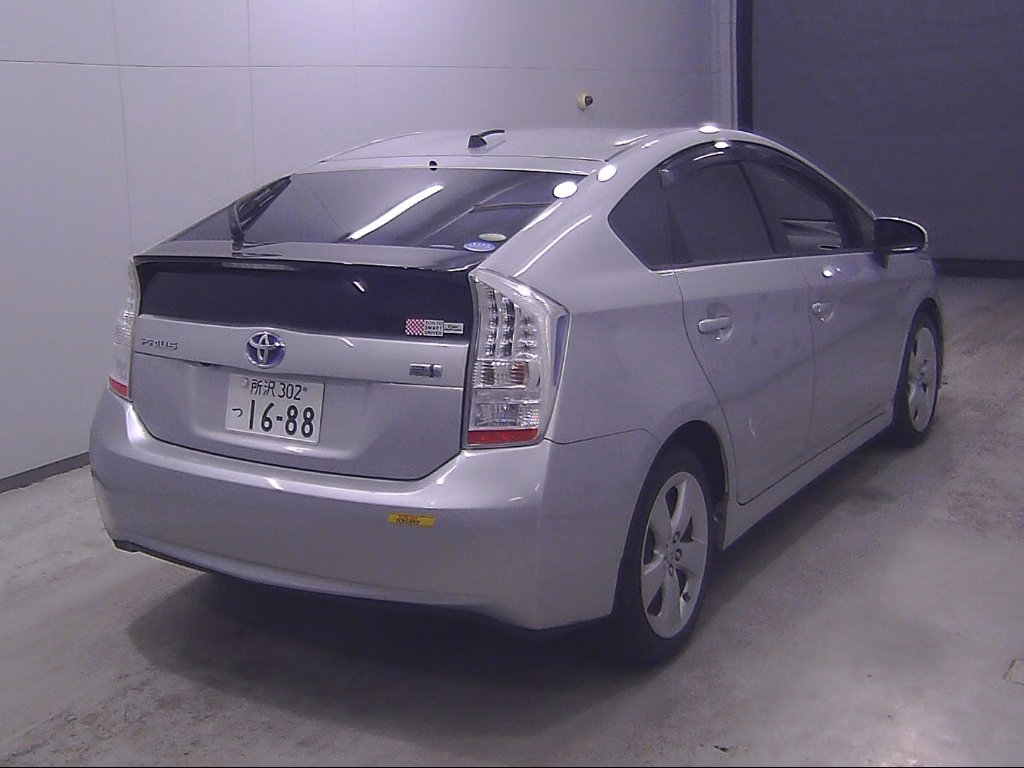 TOYOTA PRIUS