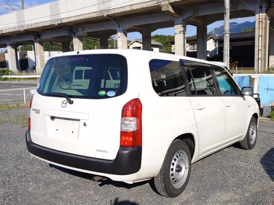 MAZDA FAMILIA