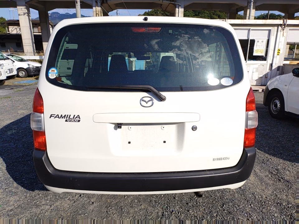 MAZDA FAMILIA