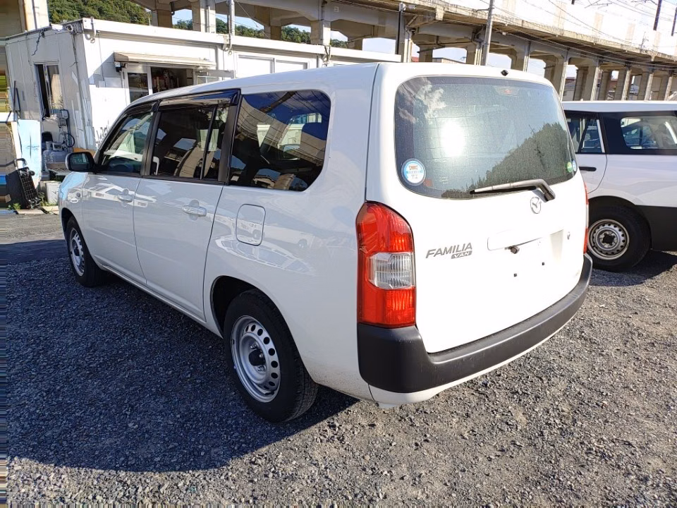 MAZDA FAMILIA