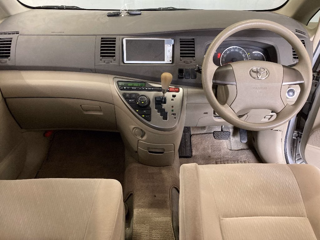 TOYOTA ISIS