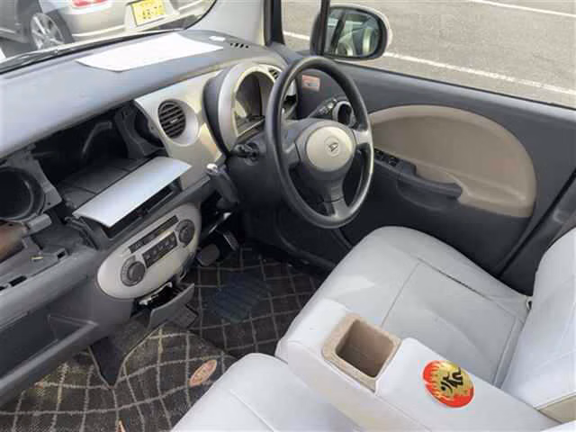 DAIHATSU MOVE LATTE