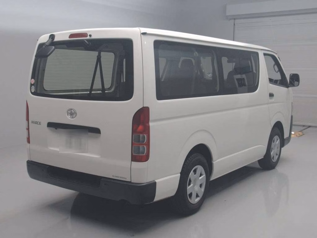 TOYOTA REGIUS ACE