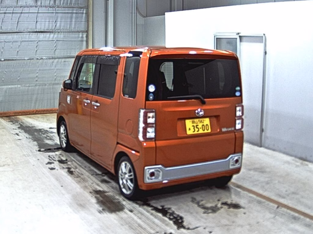 DAIHATSU WAKE