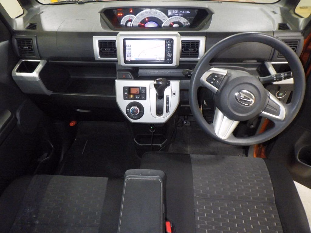 DAIHATSU WAKE