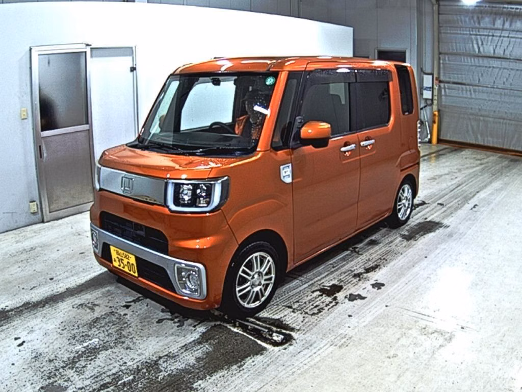 DAIHATSU WAKE