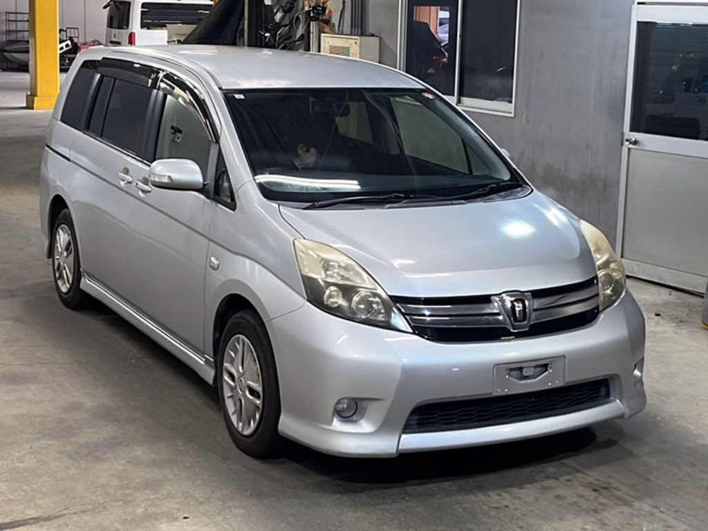 TOYOTA ISIS