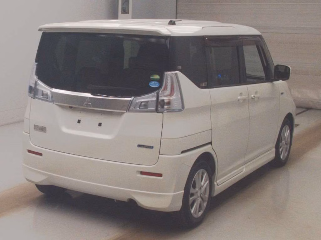 MITSUBISHI DELICA D:2
