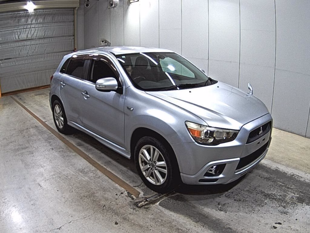 MITSUBISHI RVR