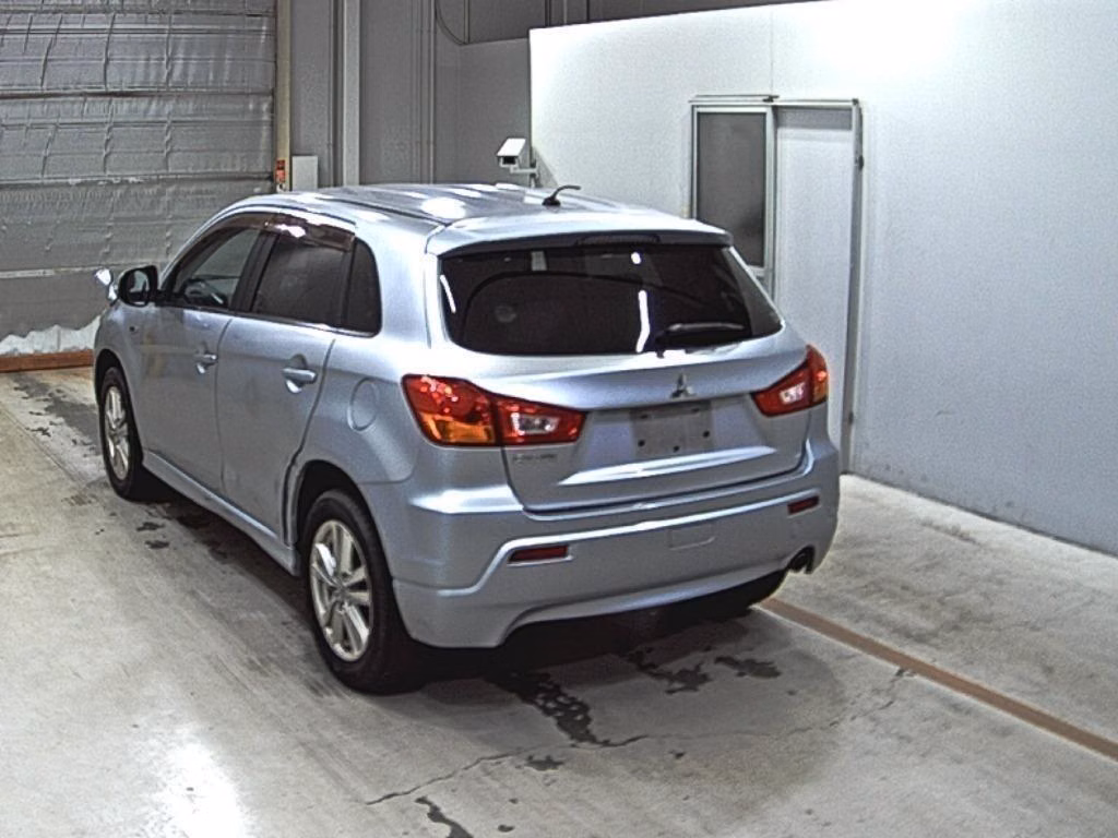 MITSUBISHI RVR