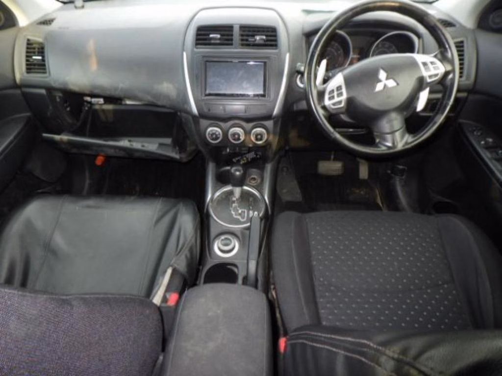 MITSUBISHI RVR