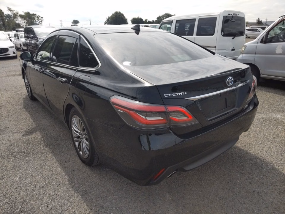 TOYOTA CROWN