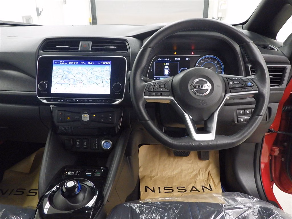 NISSAN LEAF