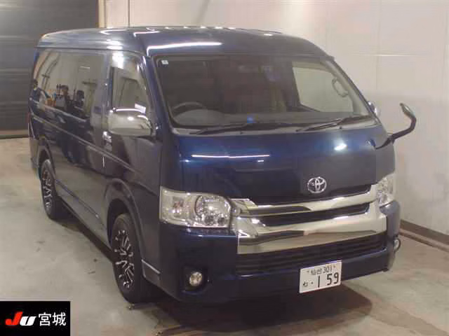 TOYOTA HIACE