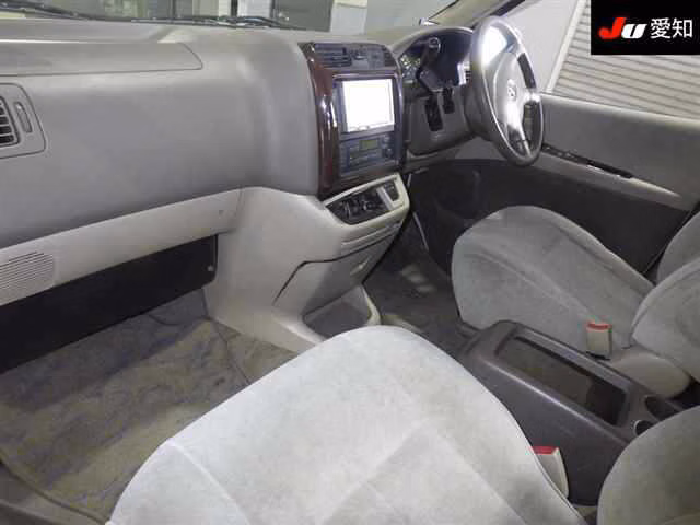 TOYOTA GRAND HIACE