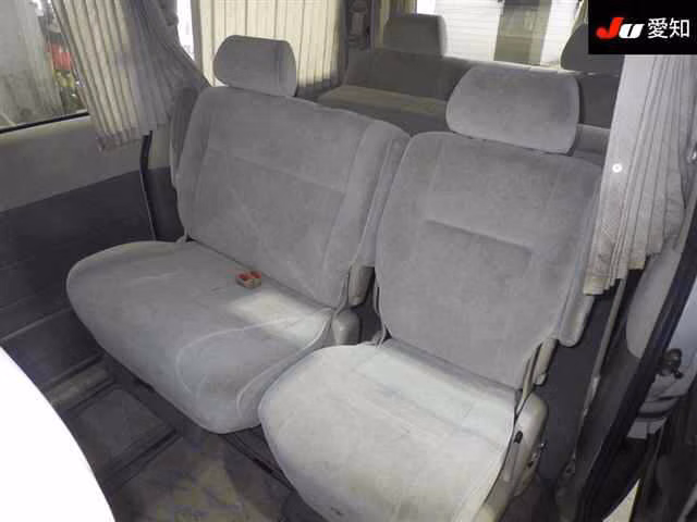 TOYOTA GRAND HIACE