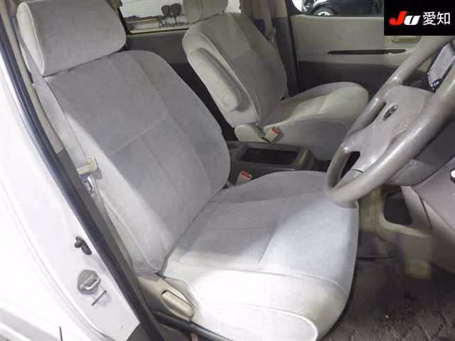 TOYOTA GRAND HIACE