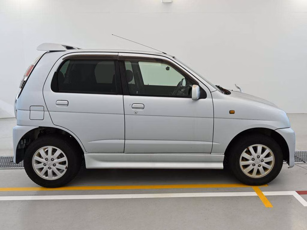 DAIHATSU TERIOS KID