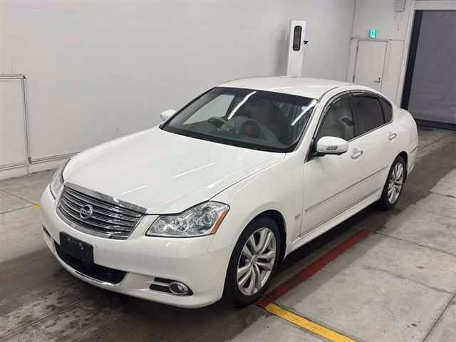 NISSAN FUGA