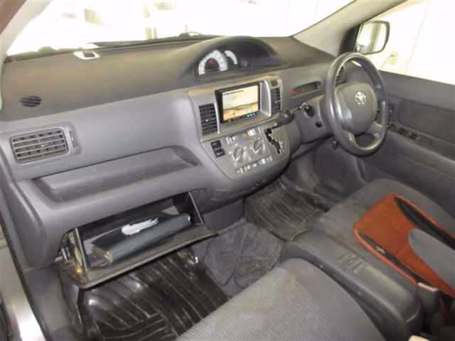 TOYOTA RAUM