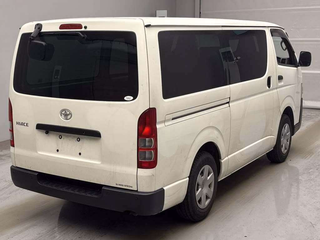 TOYOTA REGIUS ACE