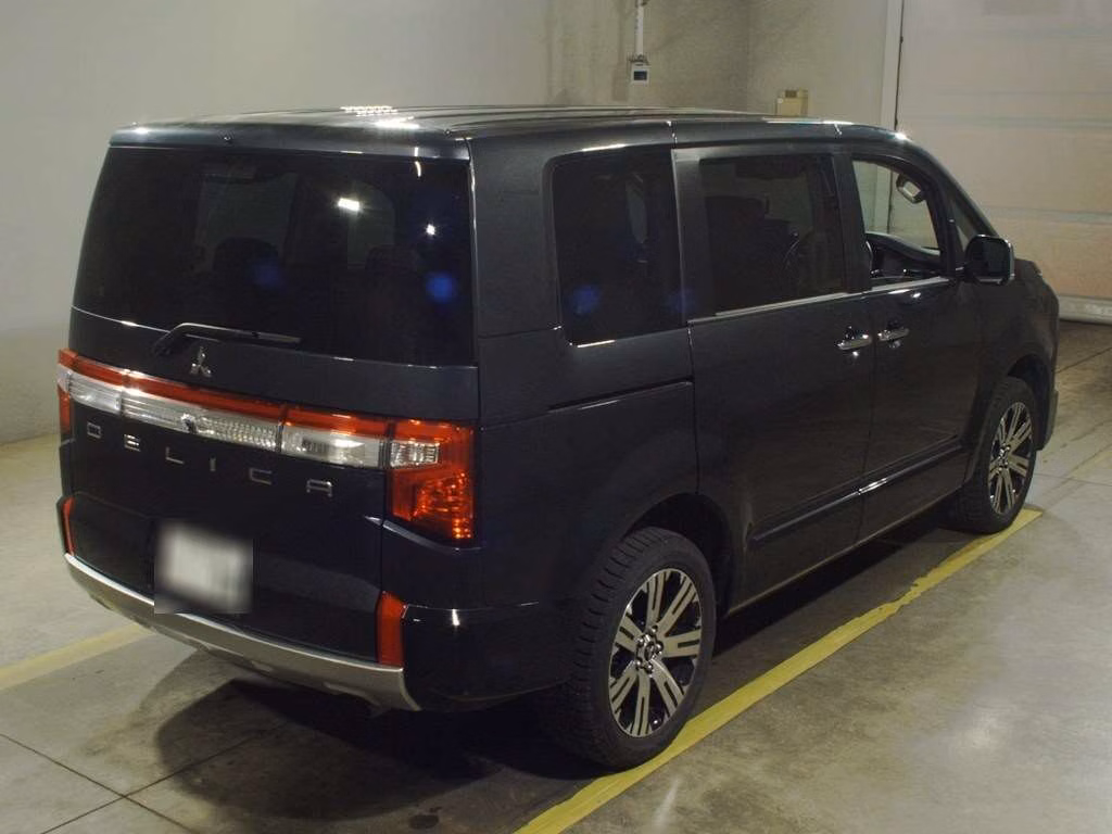 MITSUBISHI DELICA D:5