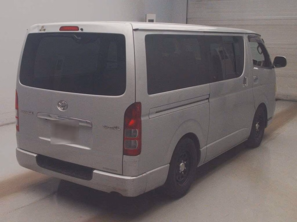 TOYOTA REGIUS ACE