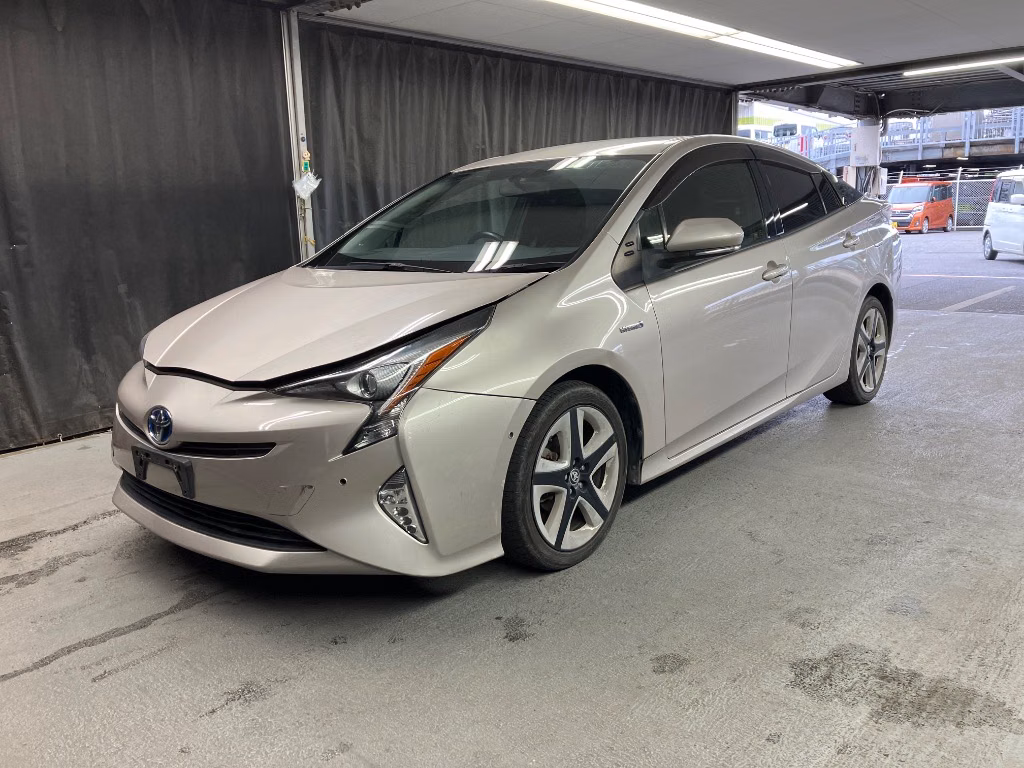 TOYOTA PRIUS