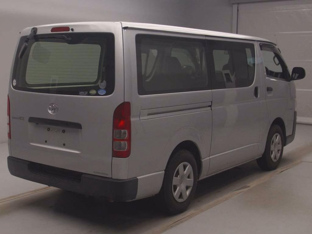 TOYOTA REGIUS ACE