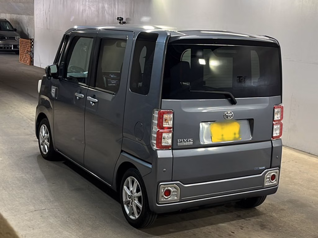 TOYOTA PIXIS MEGA